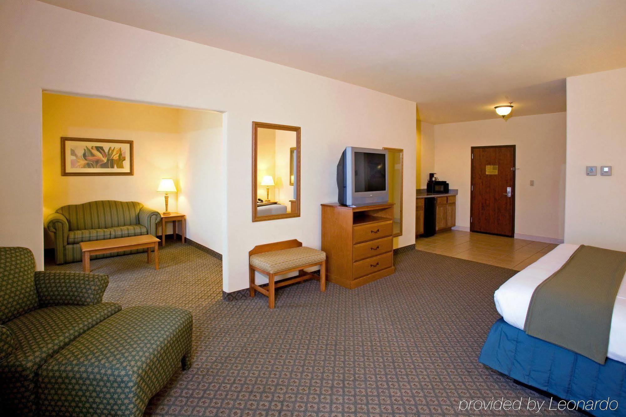 Holiday Inn Express Hotel & Suites Rio Grande City, An Ihg Hotel Habitación foto